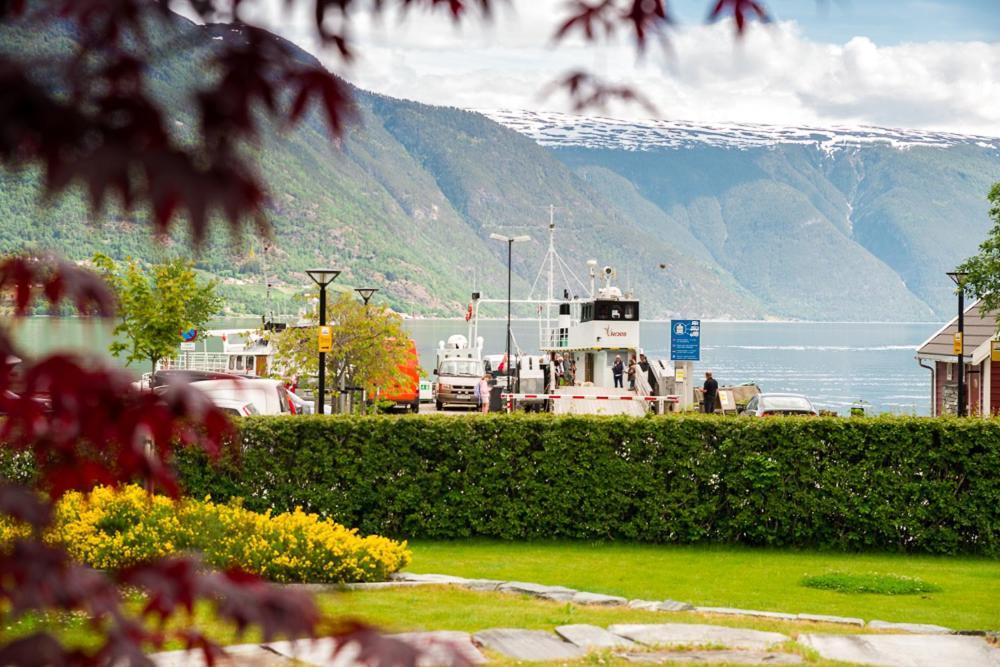 Walaker Hotel Solvorn Luaran gambar